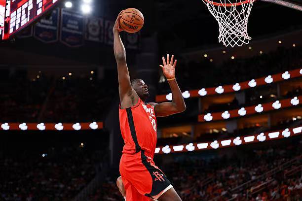 欧冠高清直播入口-替补中锋受伤了依然出场时间有限，火箭签下他的意义到底是什么？