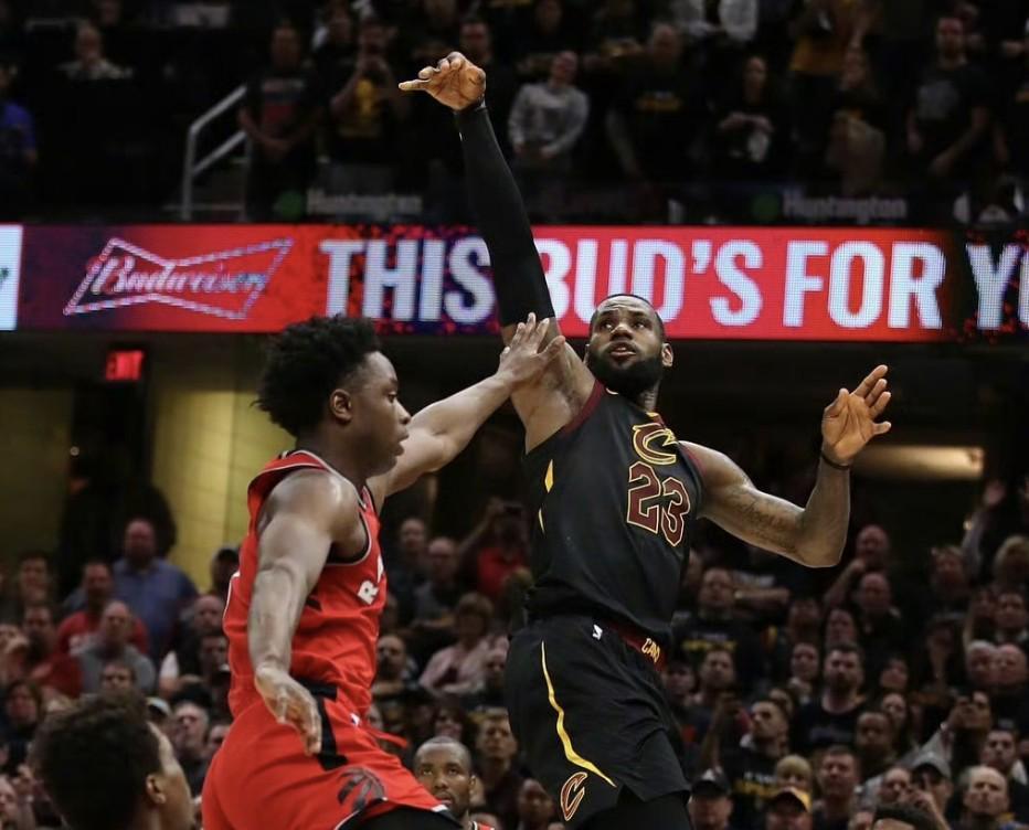 欧冠官方客户端安装-记者：联盟内部人士普遍认为，詹姆斯下赛季最有可能去骑士