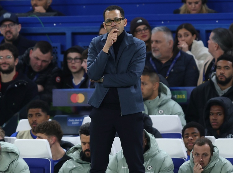 欧冠手机观看平台-新教练入职会议？邮报：罗塞尼尔与英超以及裁判公司代表进行会谈